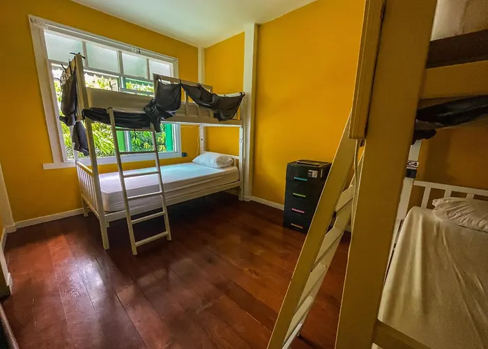 Hostal Garden *